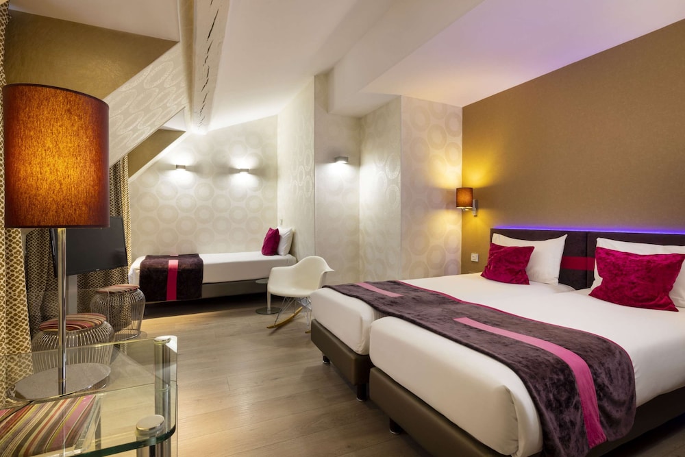 ROOM, TRIPLE, 3 BEDS