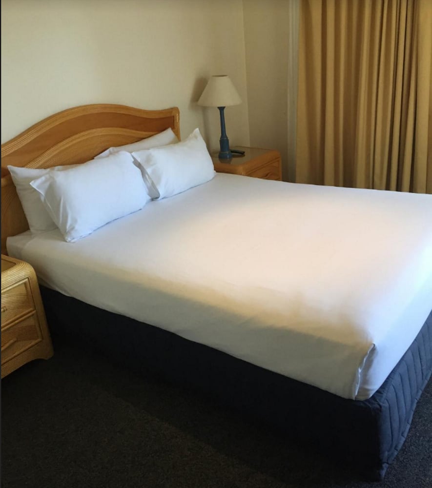 Aqualuna Beach Resort 24/56