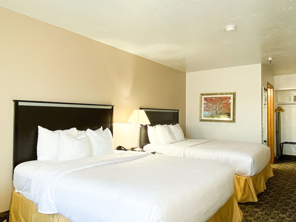 Quality Inn Vernal Near Dinosaur National Monument 9/43