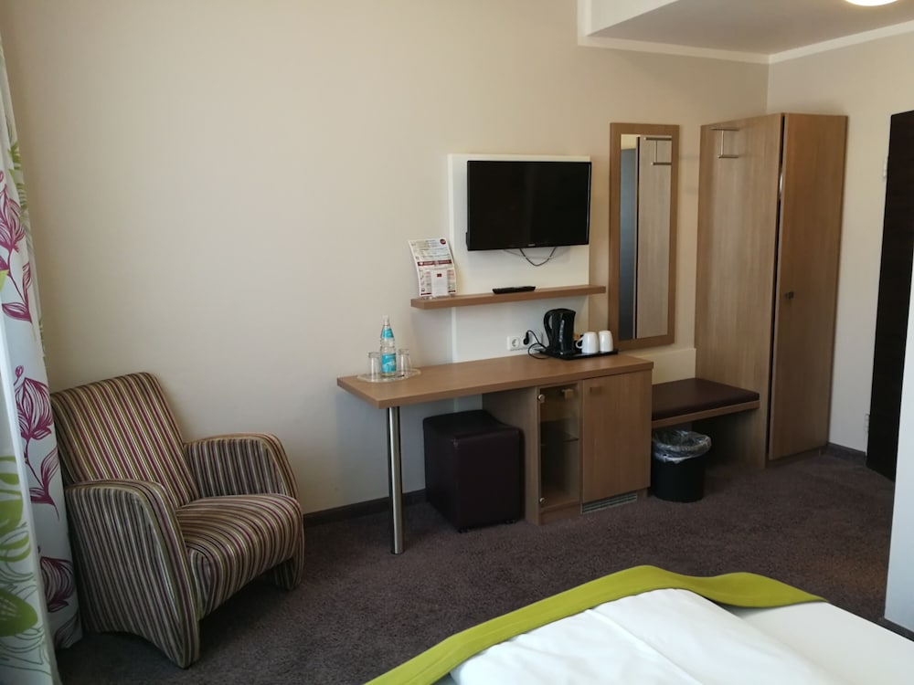 TRIP INN PostHotel Duren 34/50