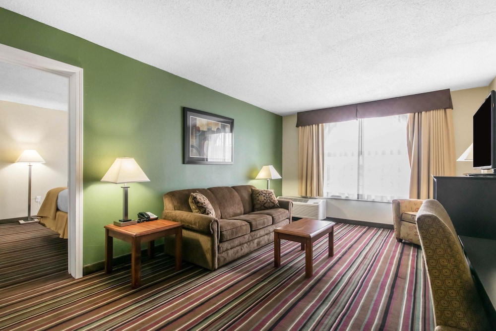 Quality Inn & Suites Horse Cave - Cave City 31/39