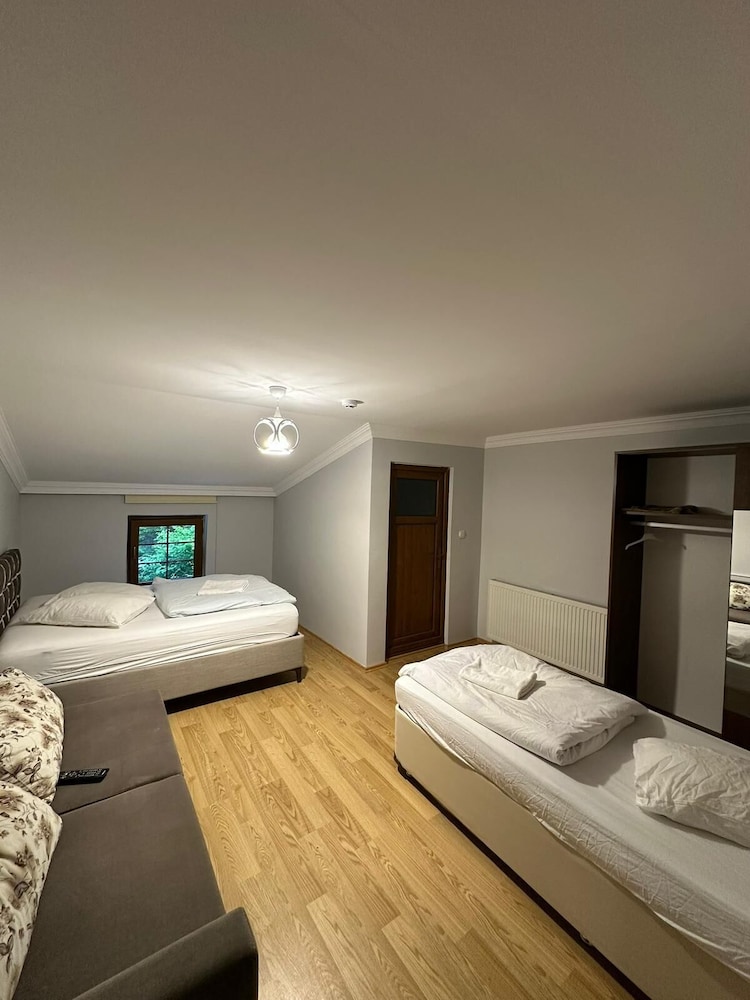 Cam Motel 12/40