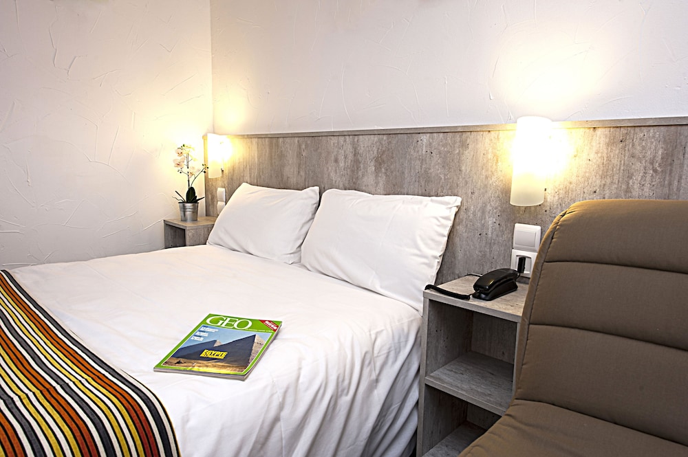 Brit Hotel Bosquet 28/50