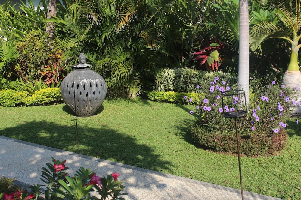 Kelapa Lovina Beach Villas 37/47