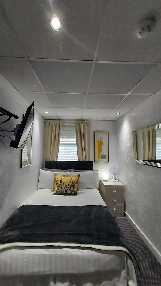 Rock Dene Hotel - Guest House 24/50