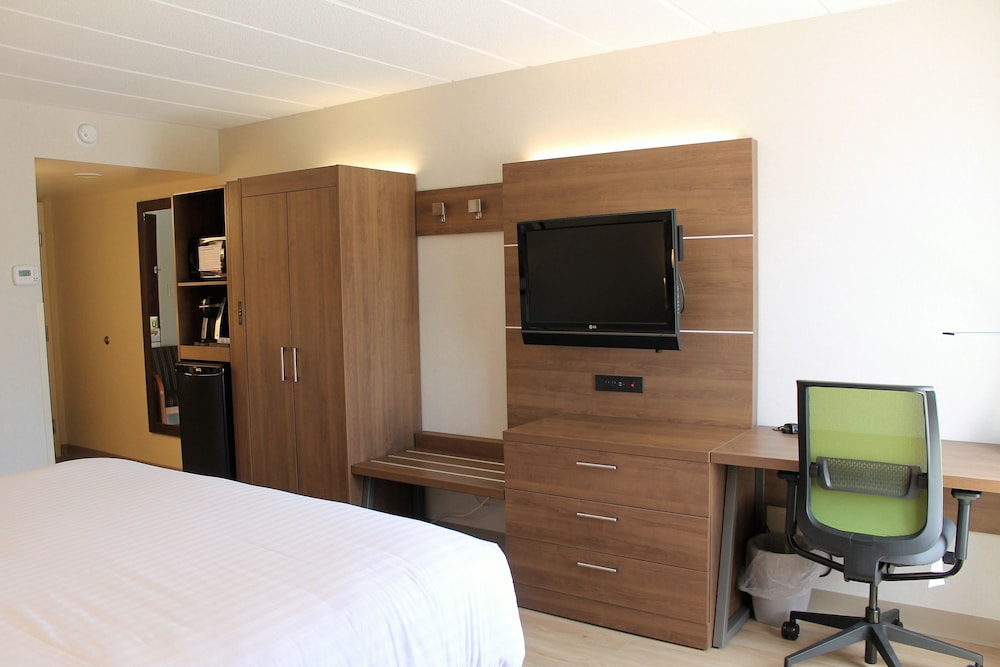 Holiday Inn Express Charlottetown 17/61