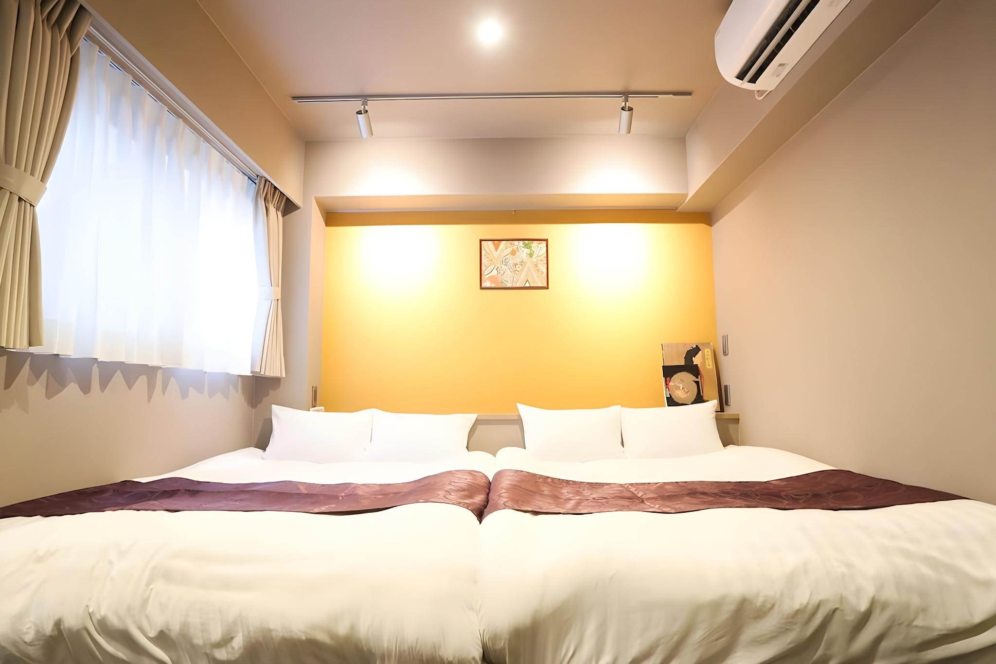 Room, 4 People