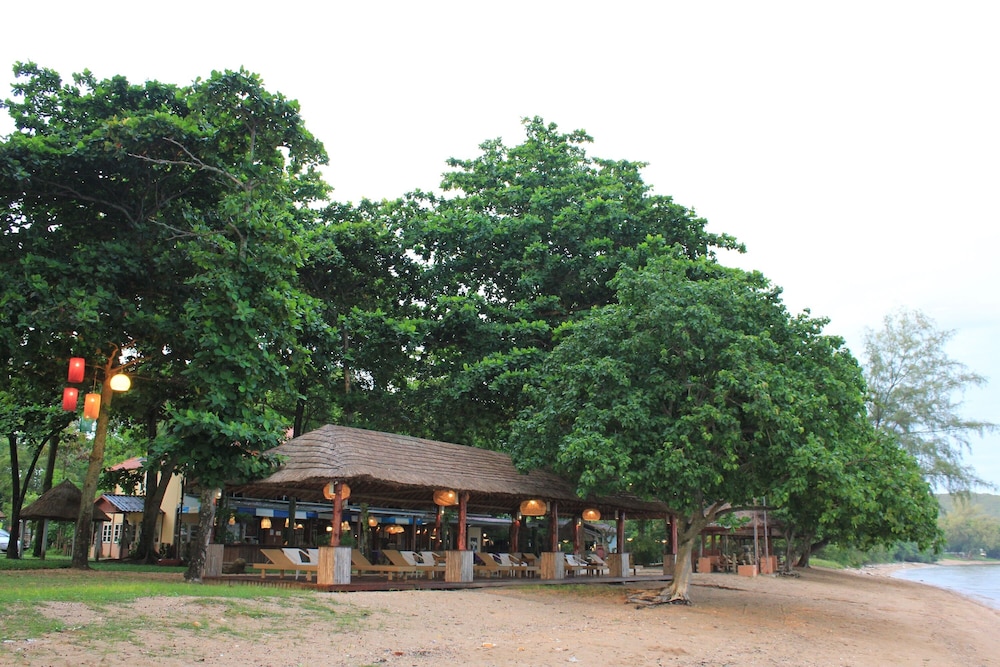 Villa Cha Cha Chaolao Beach Resort 6/60