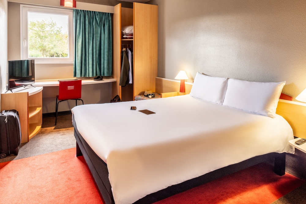 Ibis Tarbes Odos 21/64