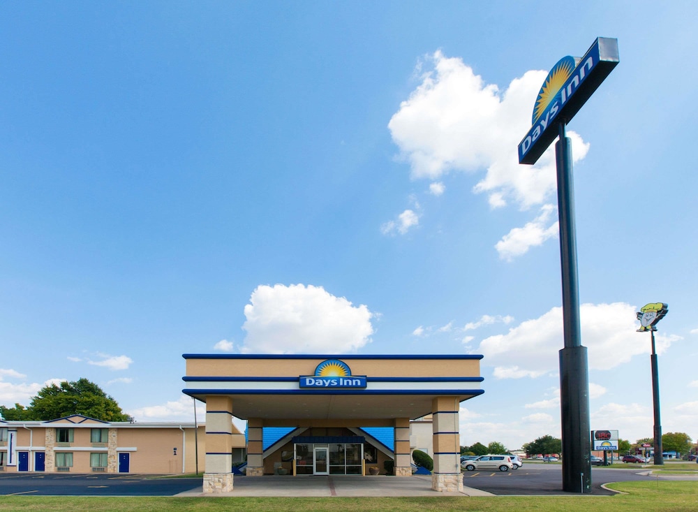 Days Inn By Wyndham Norman 3/21