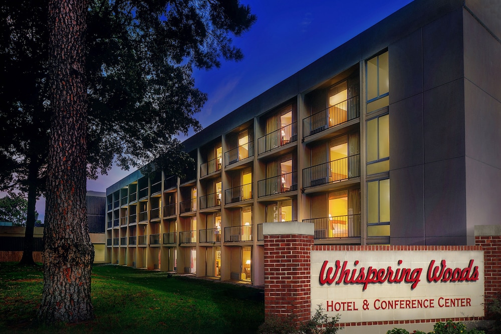 Whispering Woods Hotel & Conference Center 2/39