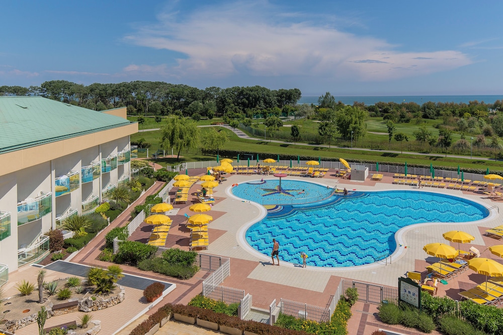 HOTEL MAREGOLF 39/46