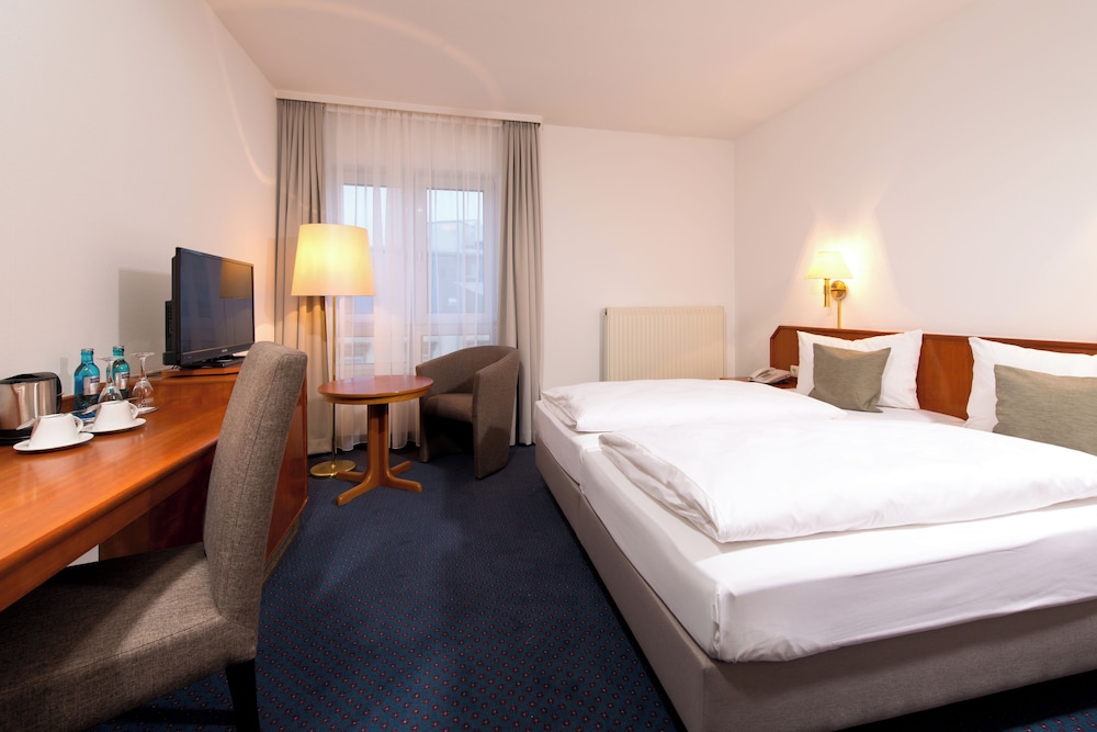 Economy, Twin Beds