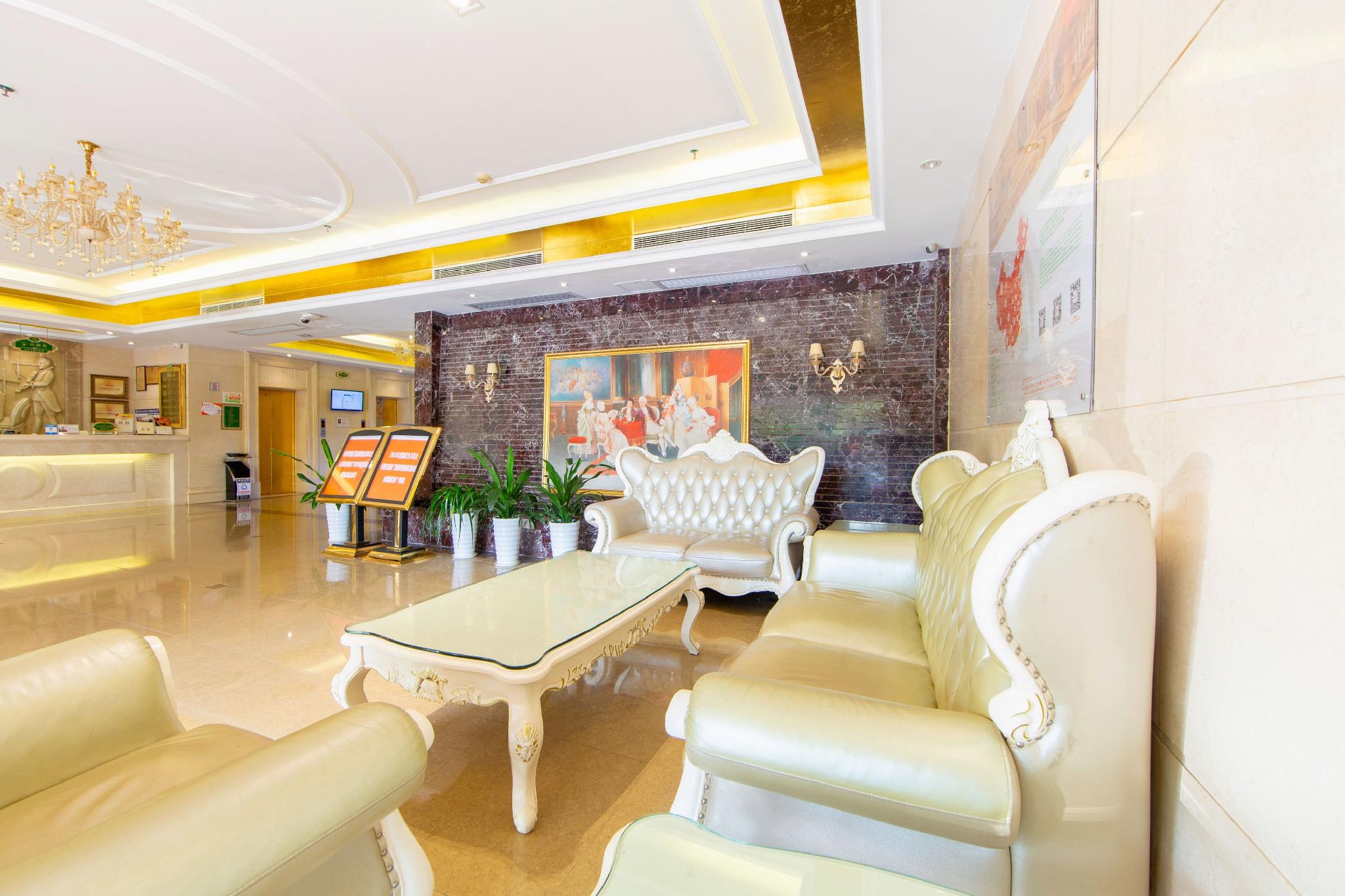 Vienna Hotel Guangzhou Shaheding Metro Station Branch 32/48