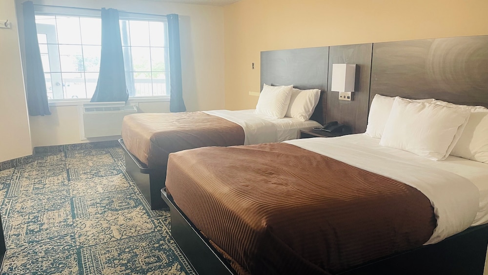 room, 2 queen beds, private bathroom