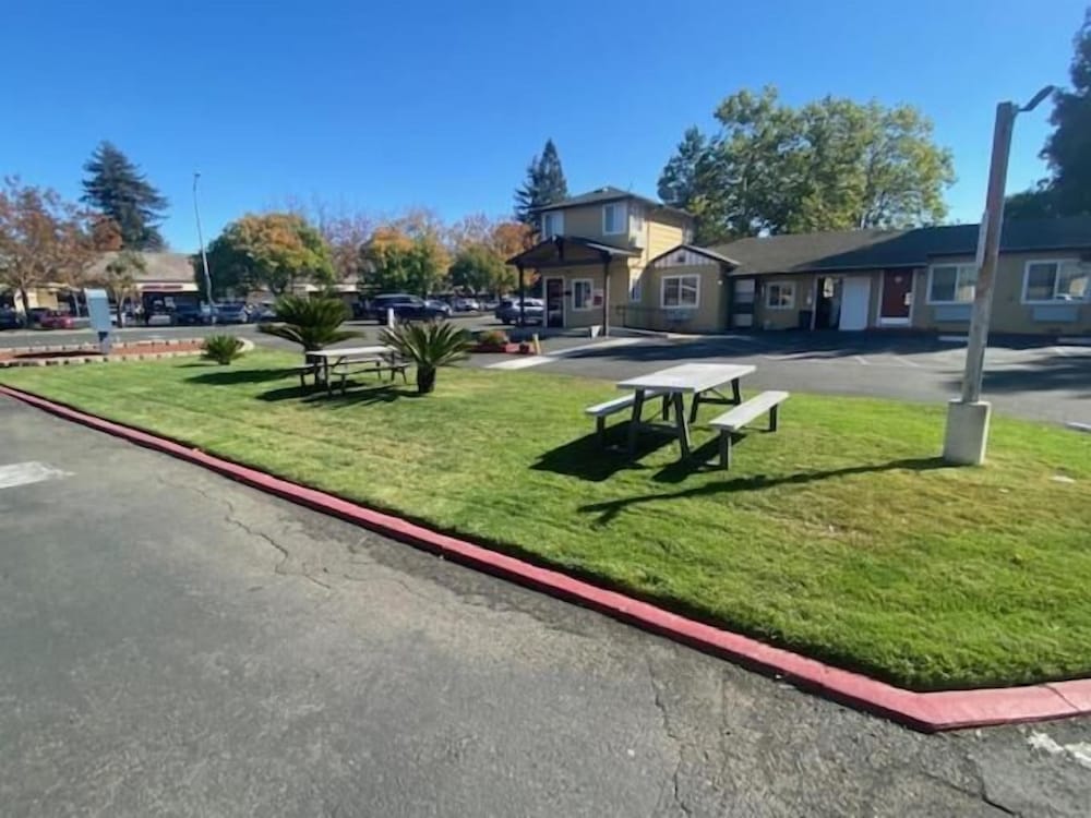 North Bay Inn Santa Rosa 25/35