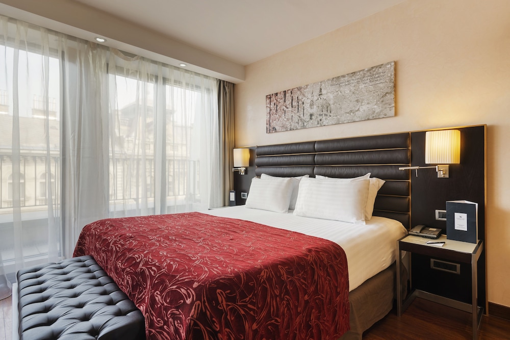 SUPERIOR, DOUBLE OR TWIN BED