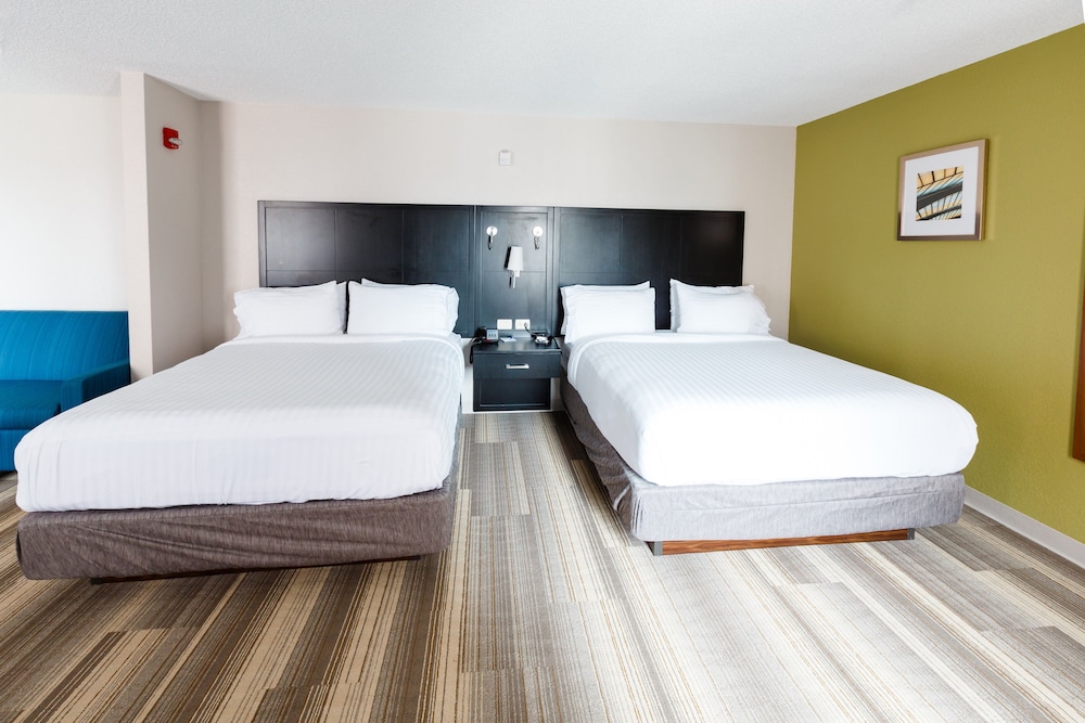 Holiday Inn Express Hotel Suites Shelbyville 11/44