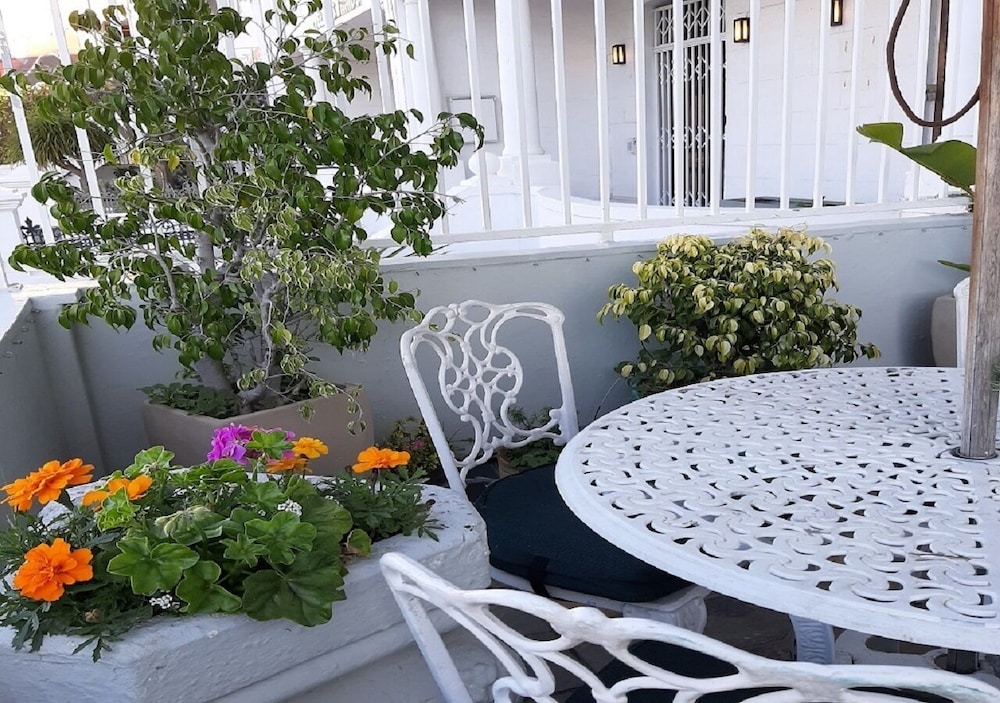 The Greenhouse Boutique Hotel 35/43