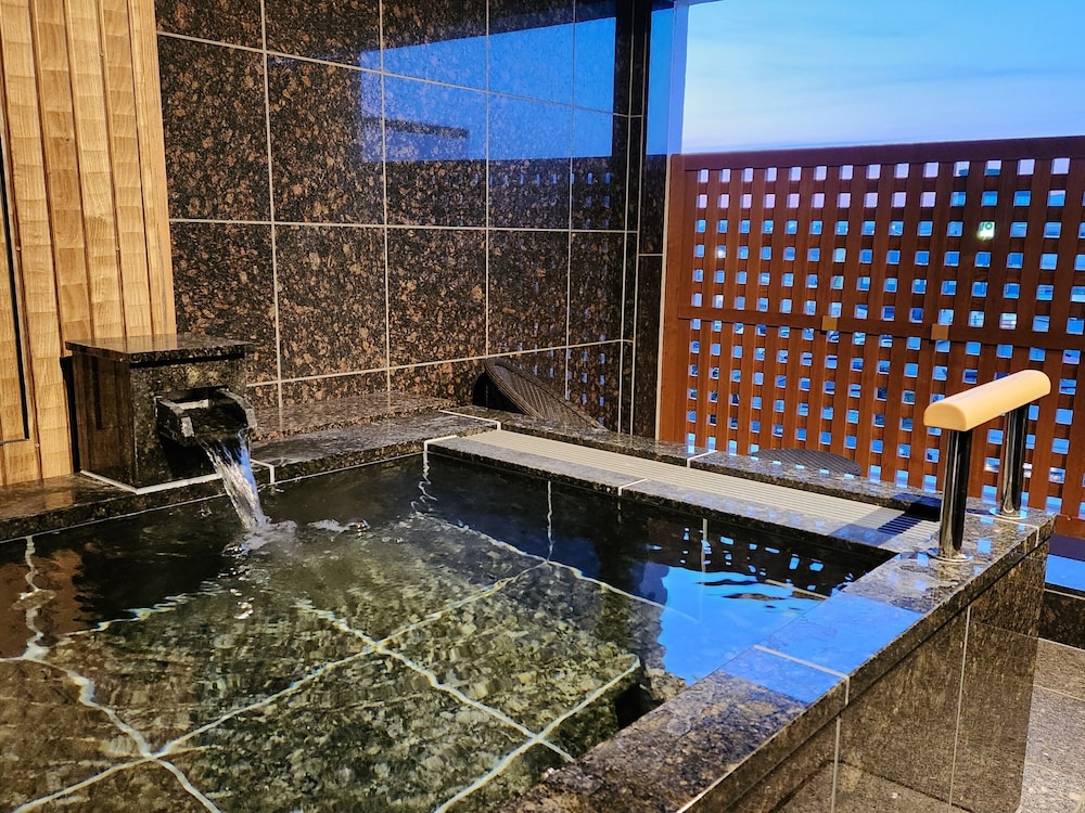 Hanabishi Hotel 35/70