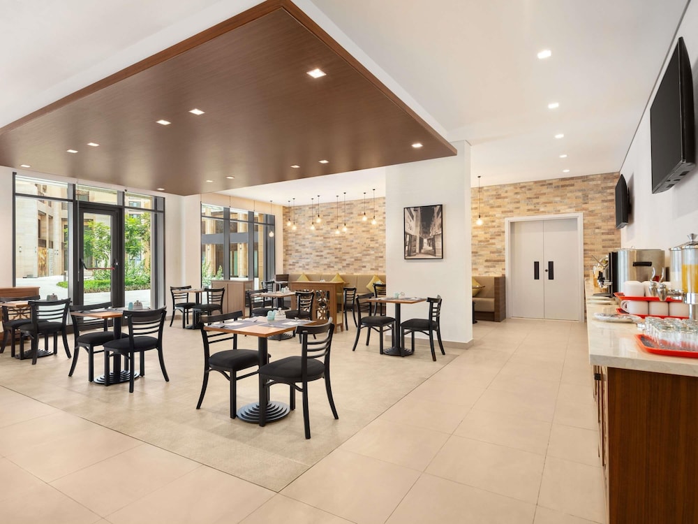 ibis Styles Dubai Gold District 41/50