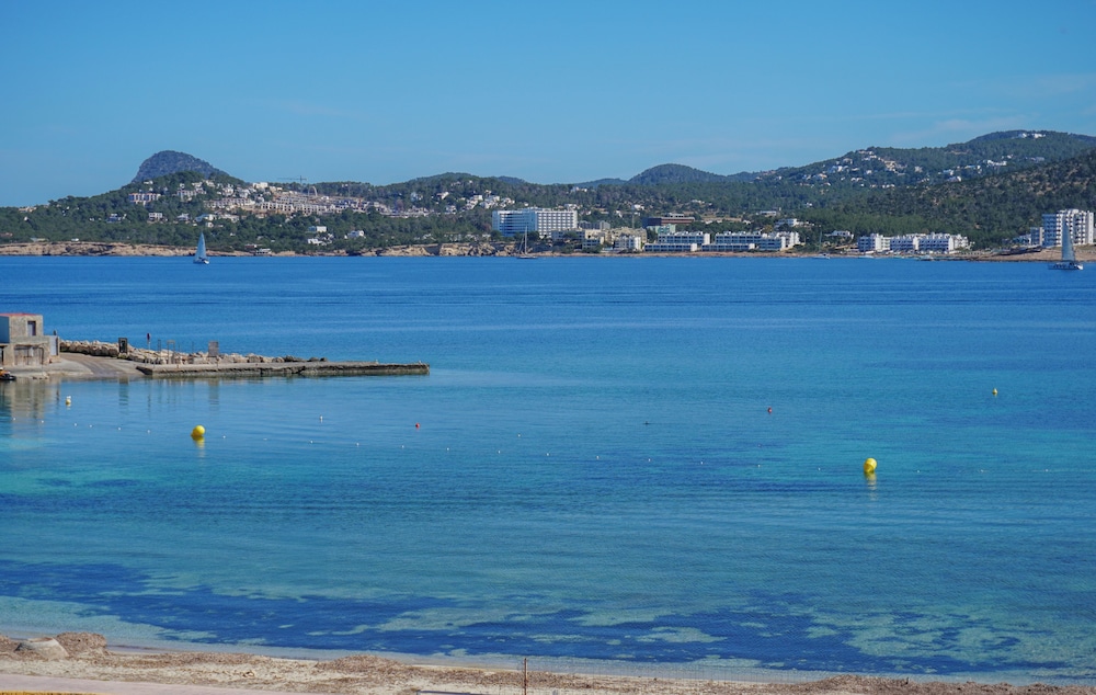Beach Star Ibiza Hotel 73/78