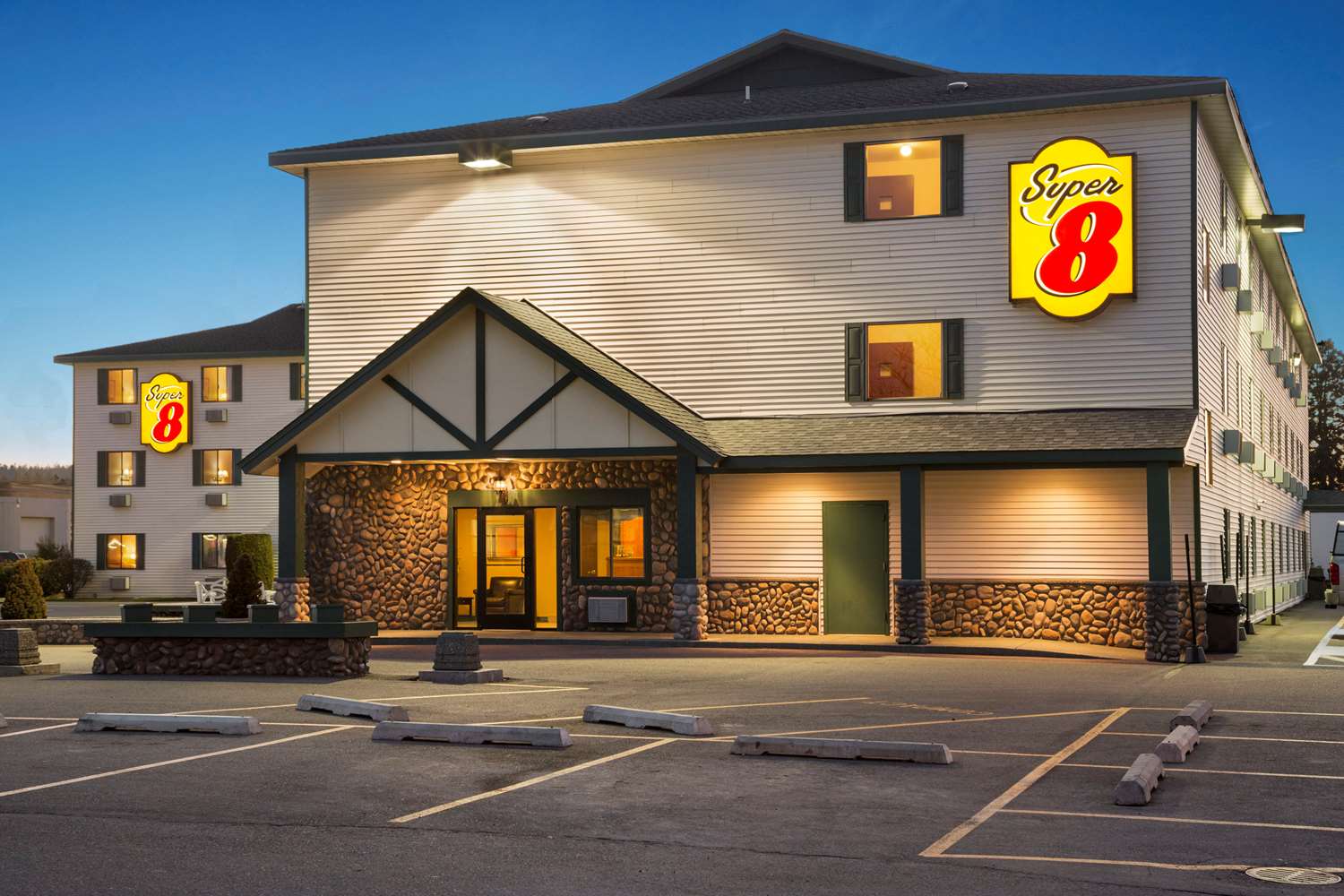 Super 8 by Wyndham Coeur d'Alene 29/32