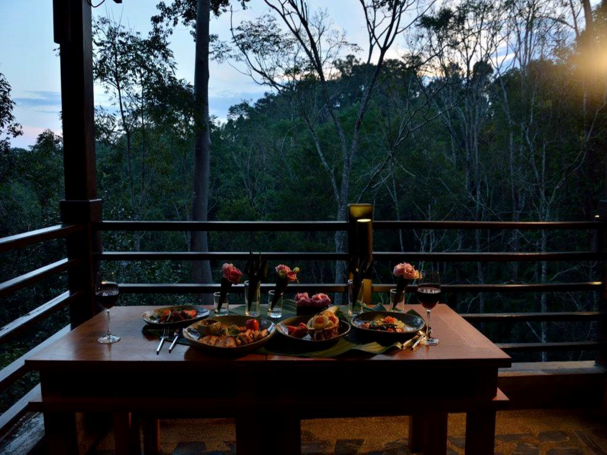 PAPAE 32 KM COFFEE HILL & RESORT 30/33