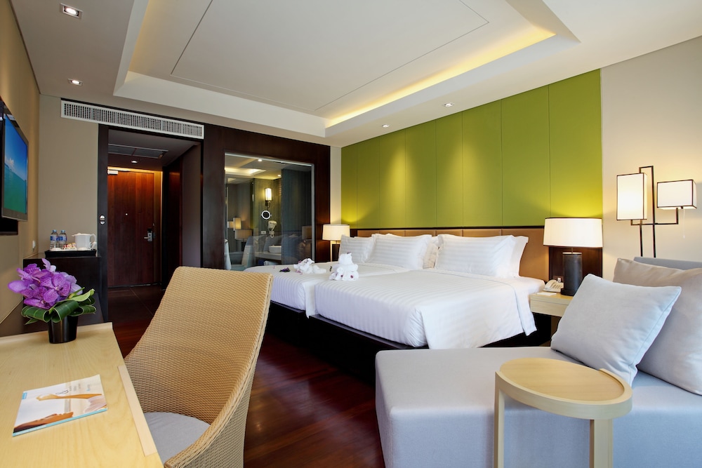 Graceland Khaolak Beach Resort 12/50