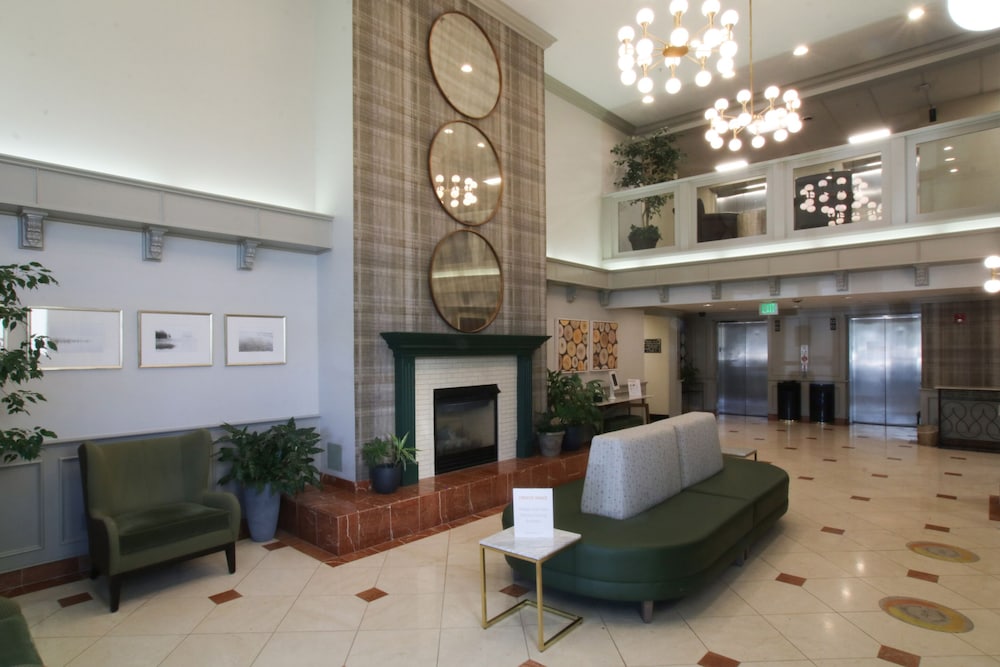 Oxford Suites Spokane Valley 8/64