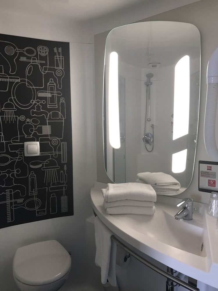 ibis Caen Porte de Bretagne 23/67