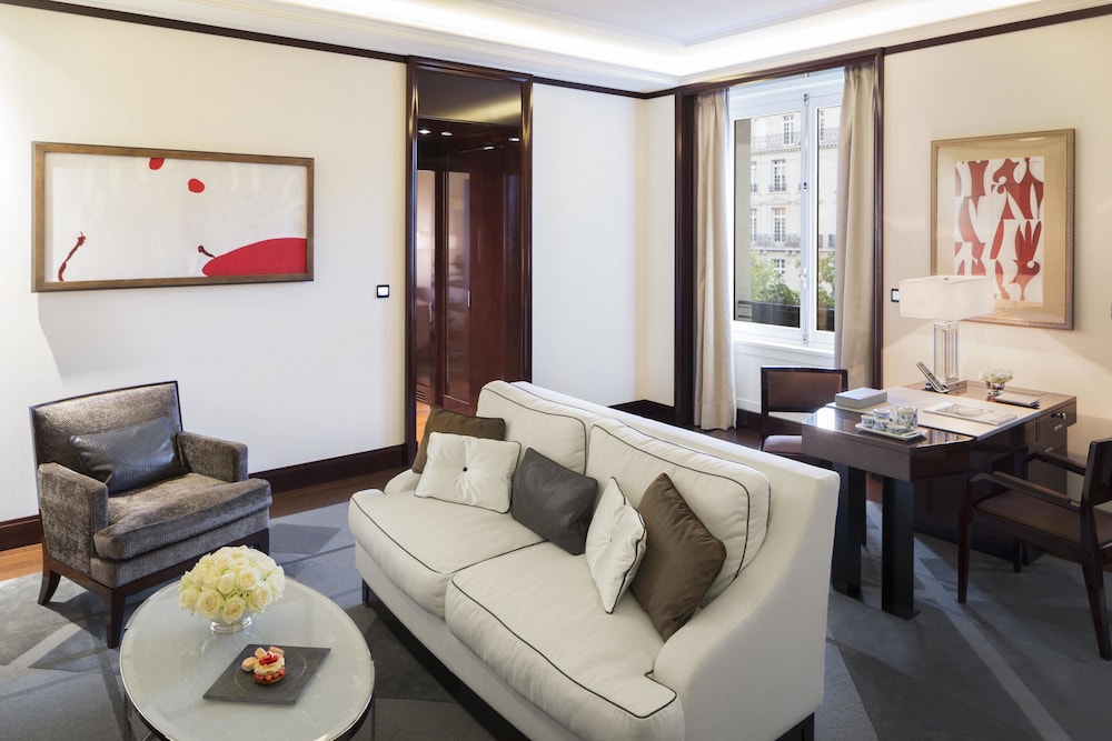 The Peninsula Paris 40/56