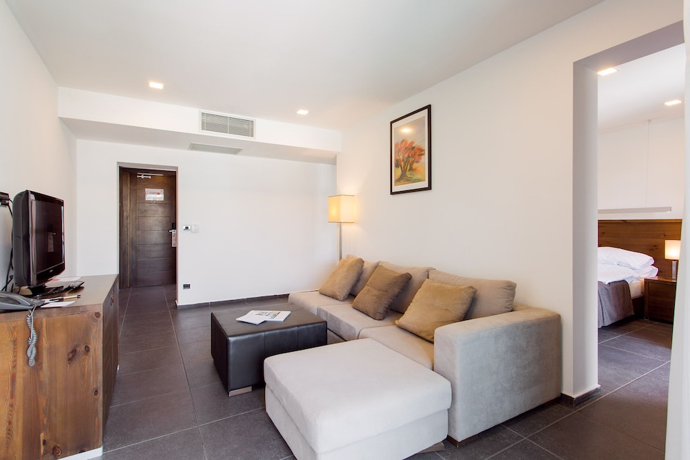 Avala Resort and Villas 13/50