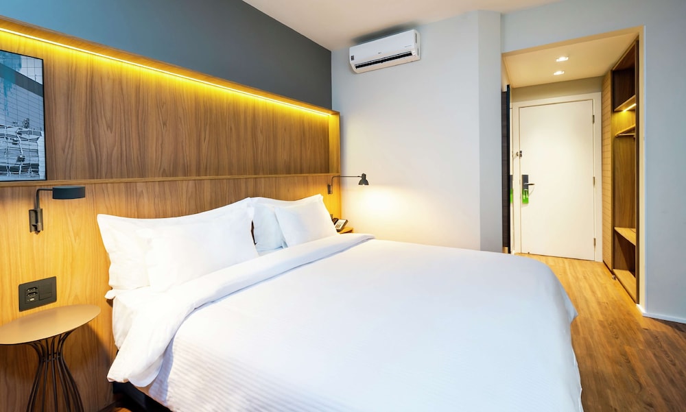 Room, Queen Bed, Accessible