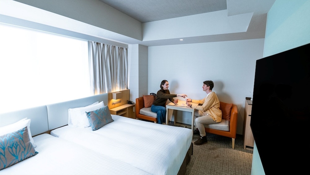 RESIDENTIAL, TWIN BEDS, LAUNDRY