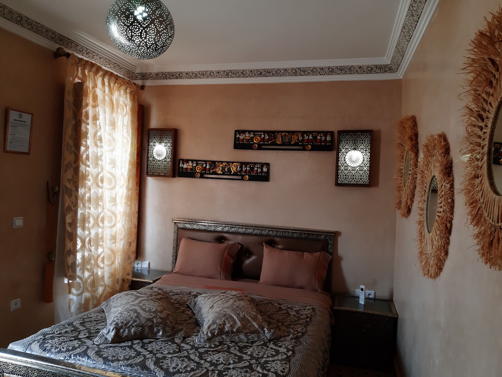 BASIC, QUEEN BED