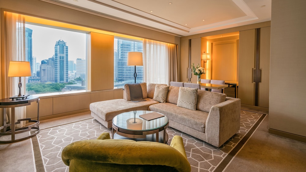 IFC Residence 20/32