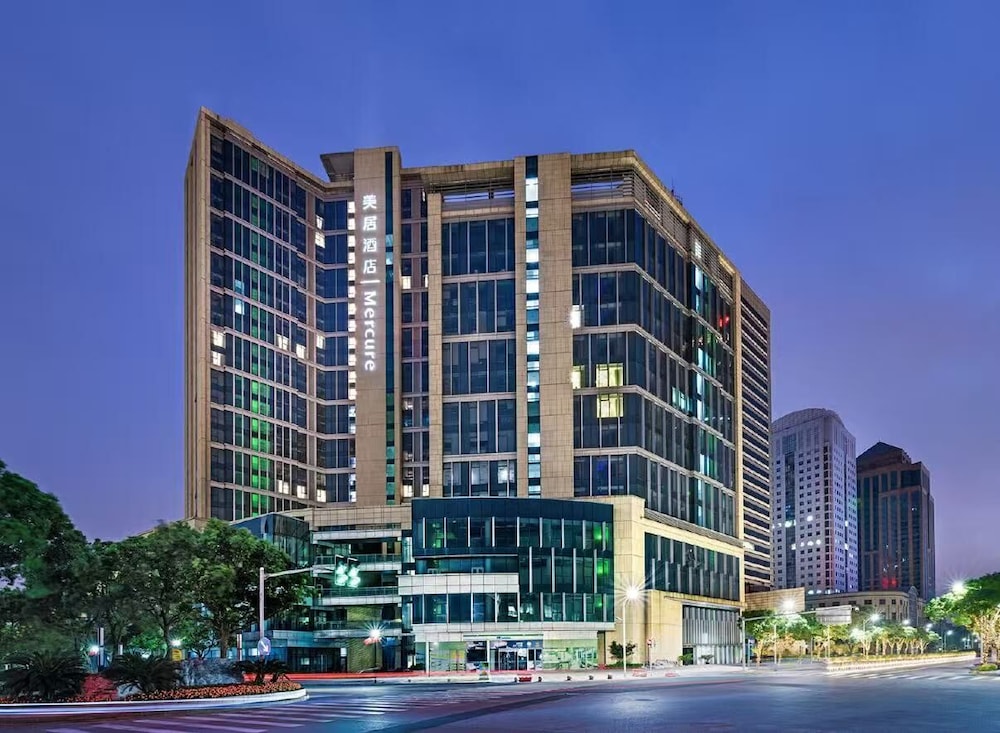 Mercure Shanghai Waigaoqiao Free Trade Zone 1/45