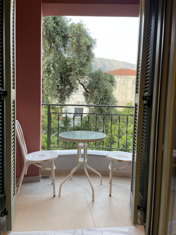 ANAX APARTMENTS PARGA 35/38