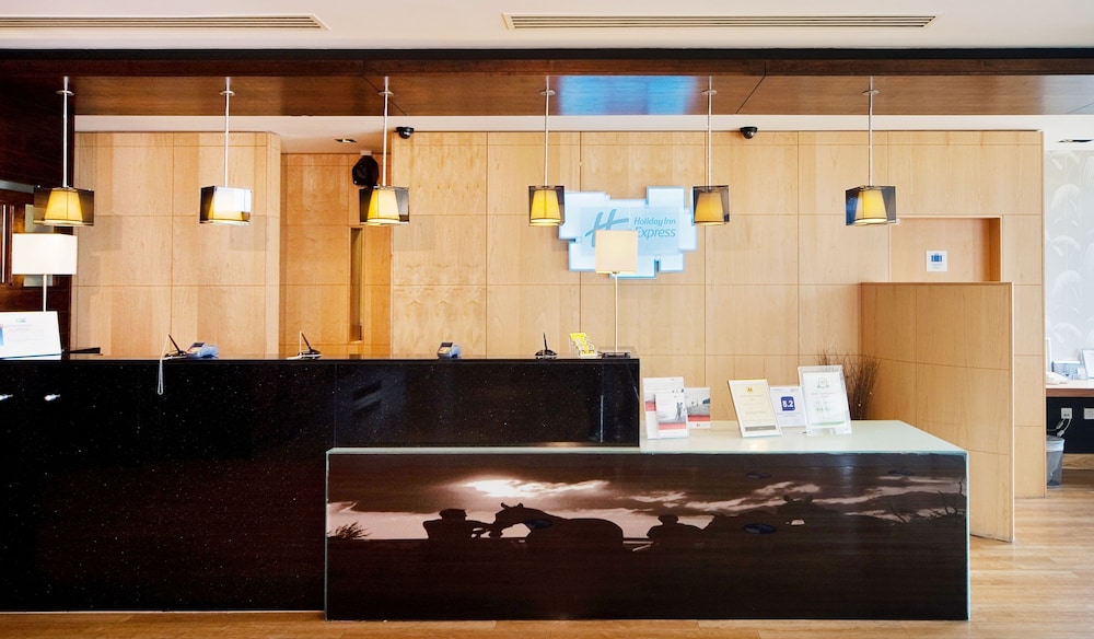 Holiday Inn Express London Epsom Downs 11/69