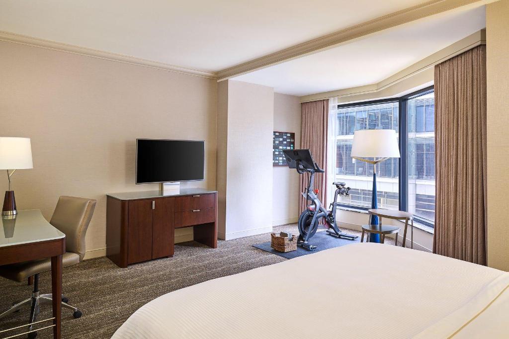 Guest Room, King Bed, Peloton