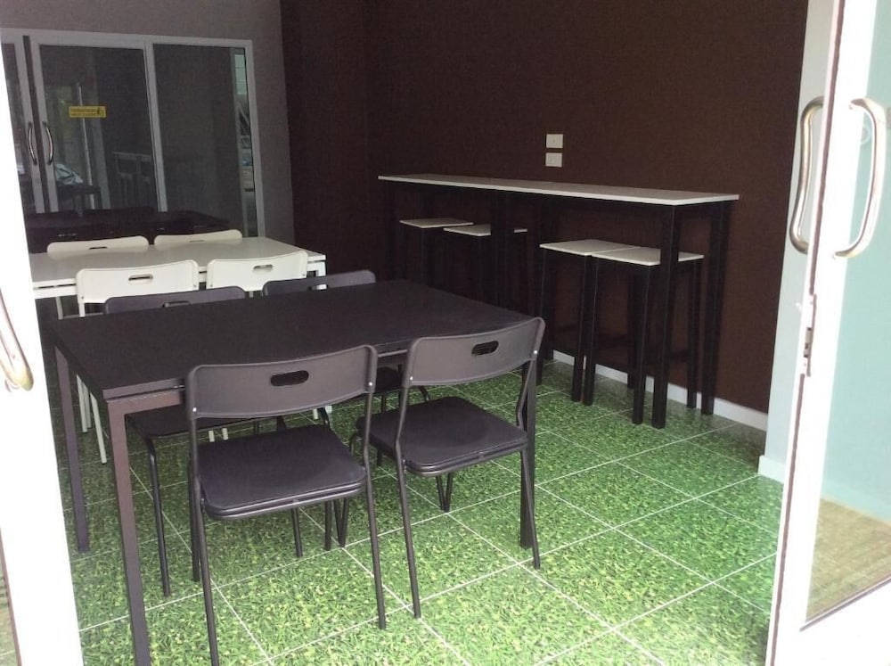 R2 Apartment Service 38/50