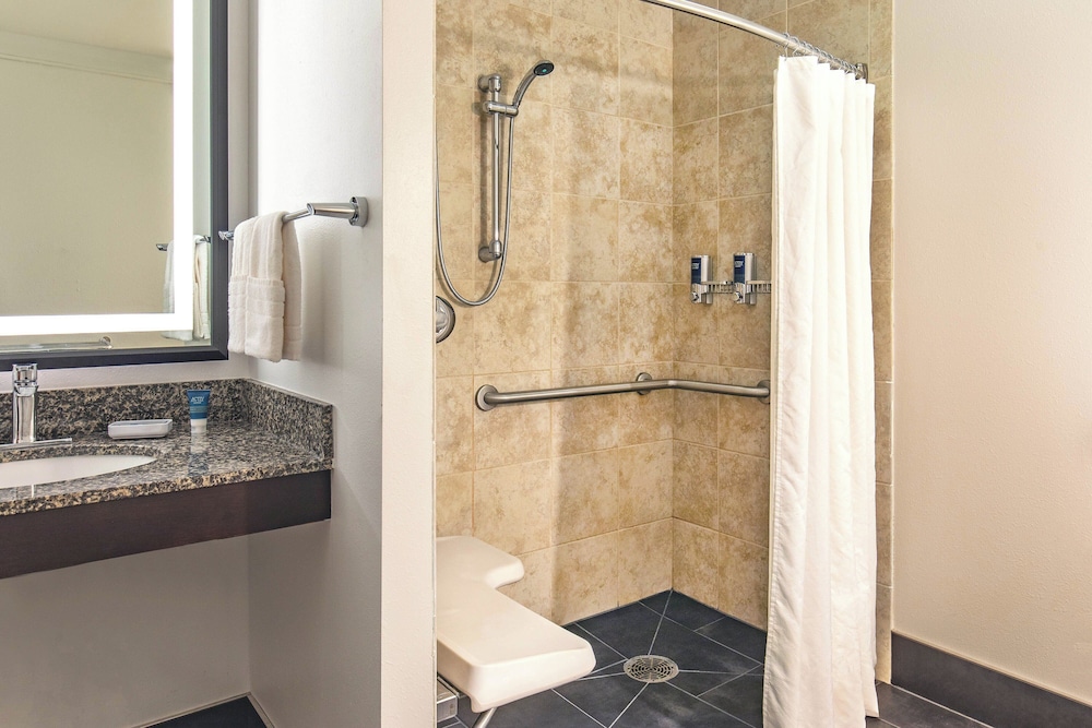 FOUR POINTS BY SHERATON KALAMAZOO 43/43