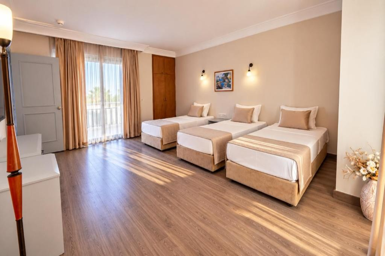 Villa Lycus Hotel 3/13