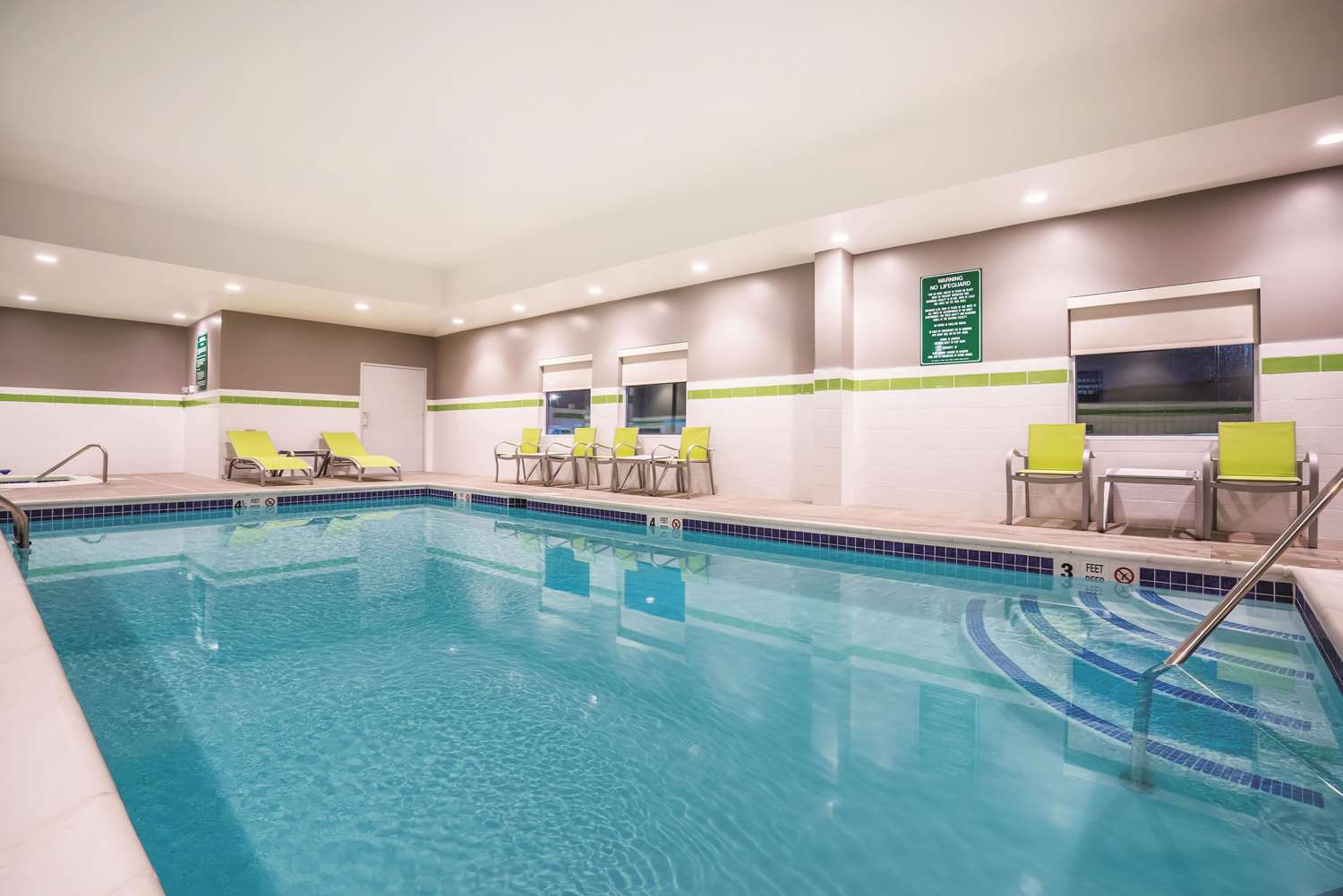 La Quinta Inn And Suites By Wyndham Clifton Park 10/21