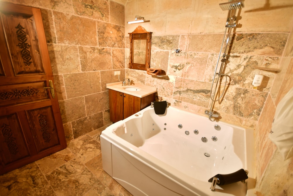 Nostalji Cave Suit Hotel 50/50