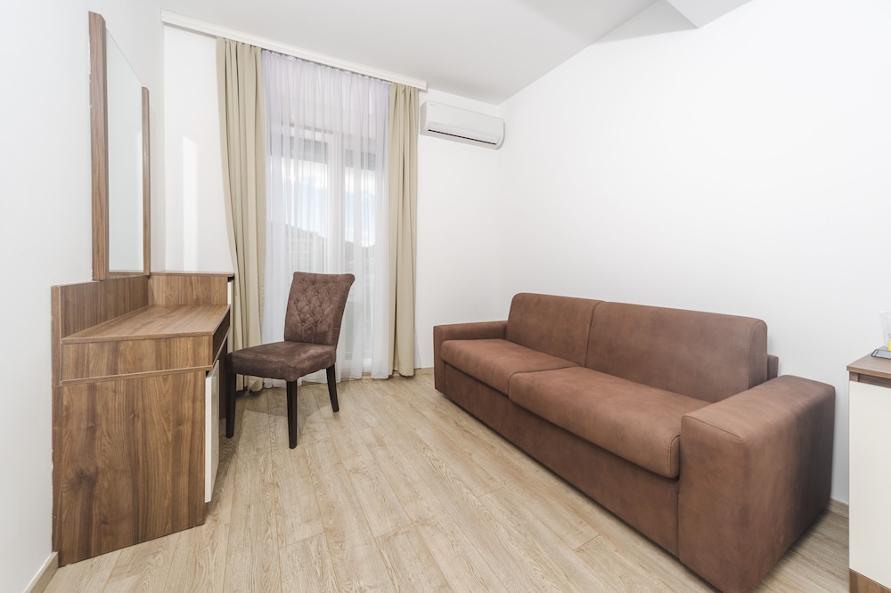 Hotel 219 Budva 52/75