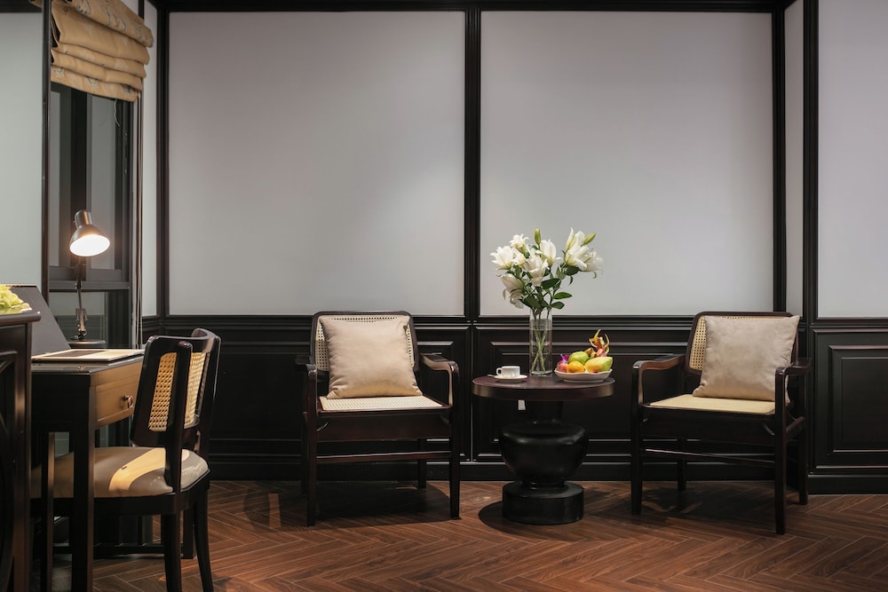 MAY DE VILLE Crown Hotel 26/46