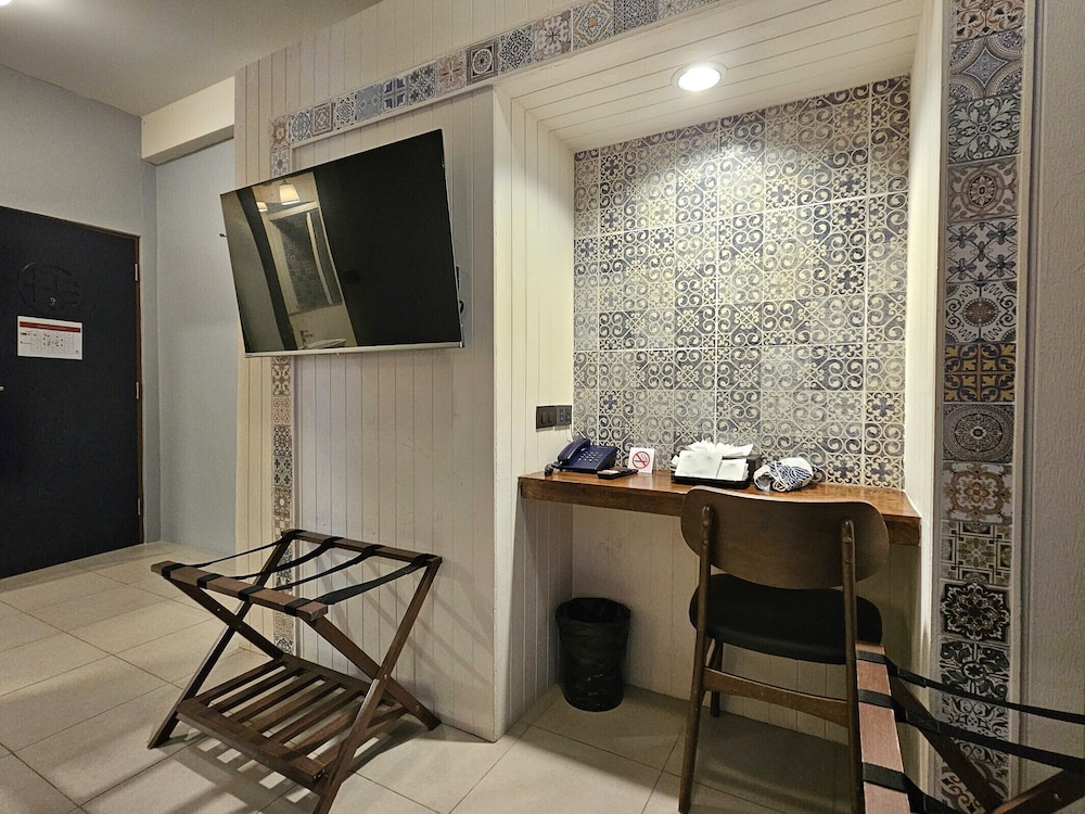 Montree Phuket Hotel 40/50