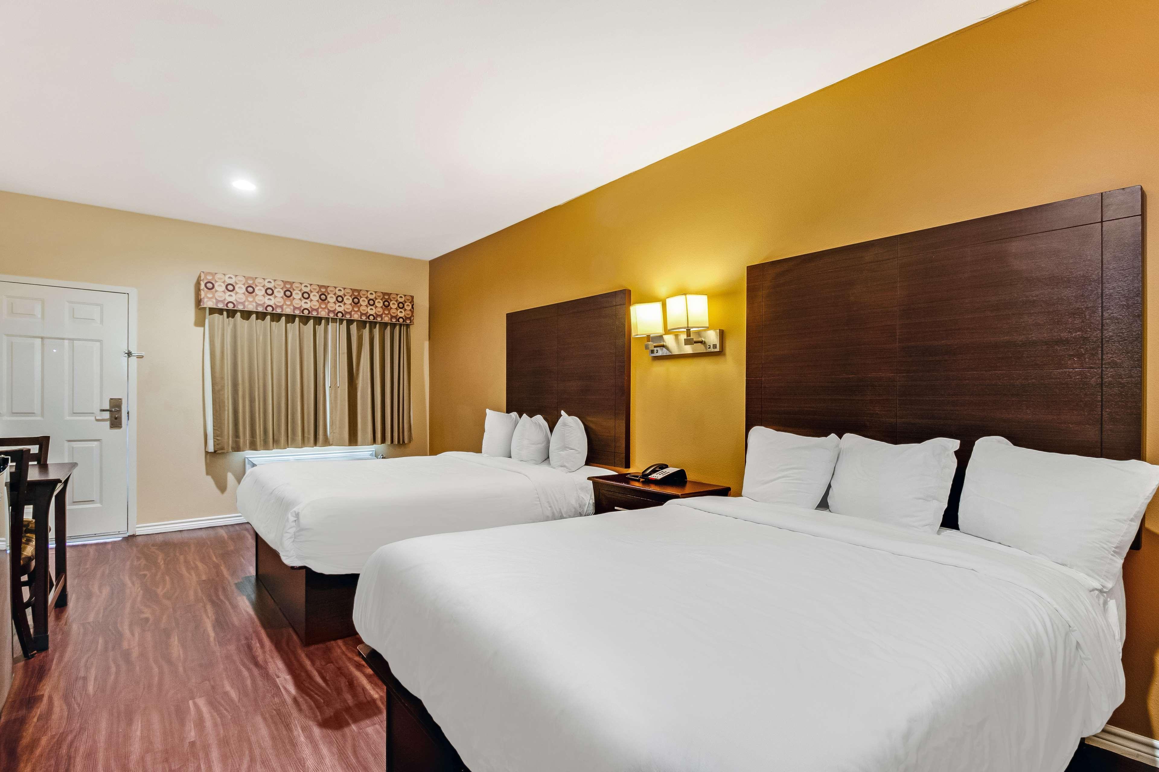 ROOM, 2 QUEEN BEDS, ACCESSIBLE